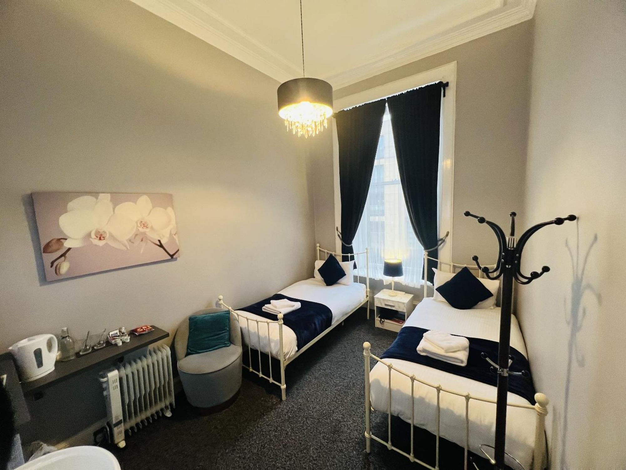 Ardenlee Guest house 3*