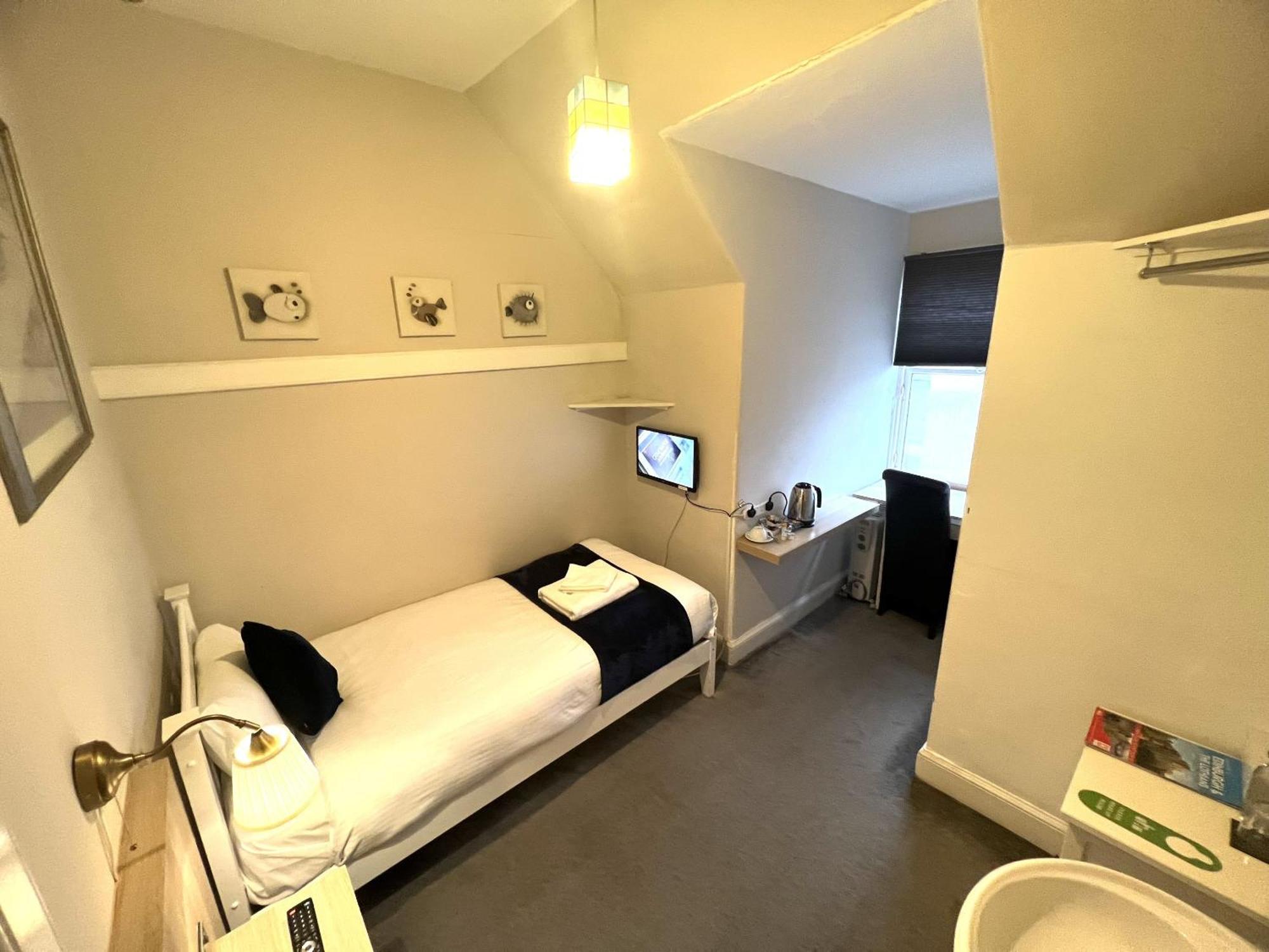 Ardenlee Guest house 3*