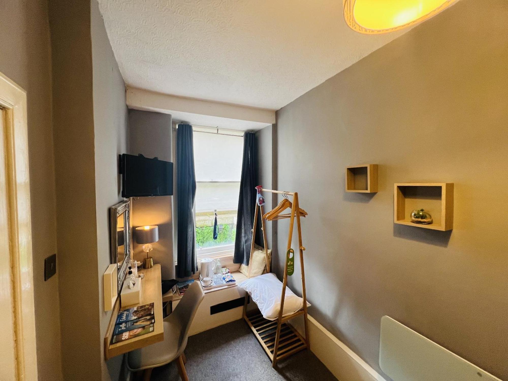 Ardenlee Guest house 3*